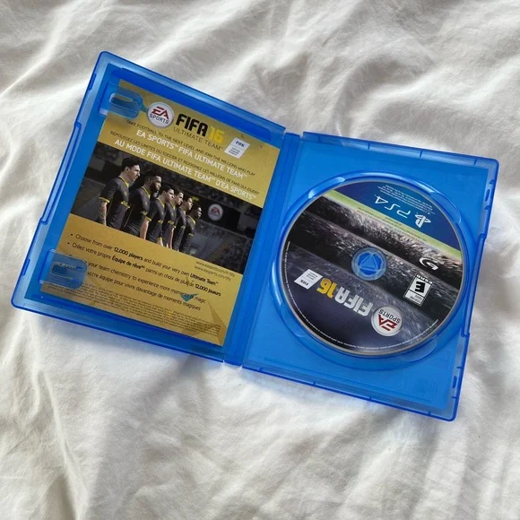 PS4 FIFA 16 Game - Picture 3 of 7